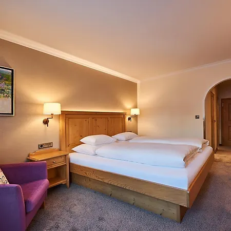 Πανσιόν Garni Edelweiss 3*