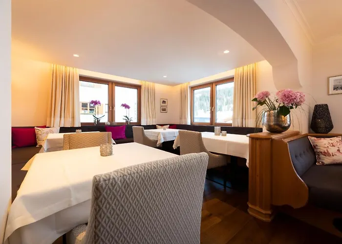 Garni Edelweiss Πανσιόν 3*