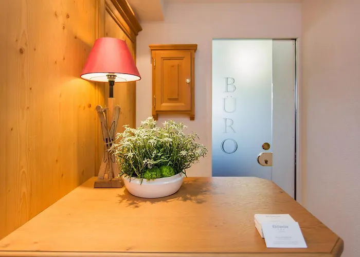 Gasthof Garni Edelweiss 3*